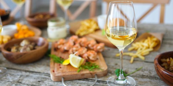 shrimp and white wine, seafood restaurants 