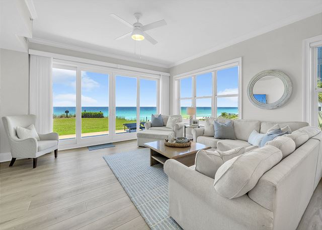 The living room at Adagio C 105.