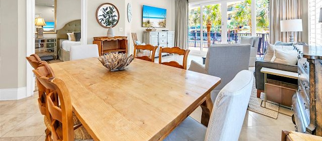 Dining room at Adagio G-205.